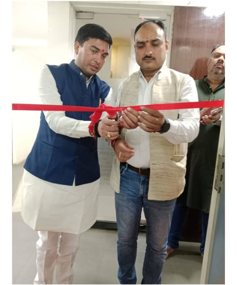 मुंबई में खुला भारत एक्सप्रेस न्यूज चैनल का ऑफिस, देखें उद्घाटन की तस्वीरें,चेयरमैन उपेंद्र राय ने दी टीम को शुभकामनाएं
