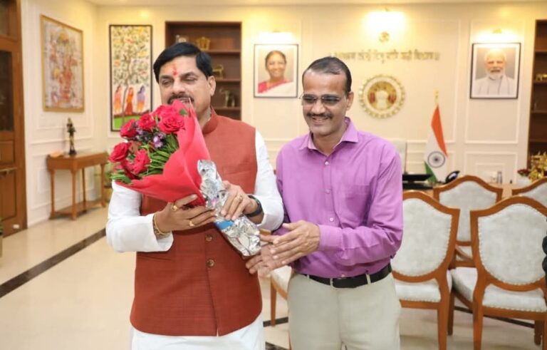 मध्य प्रदेश के सीएम डॉ मोहन यादव से मिले IND 24 चैनल के एग्जीक्यूटिव एडिटर अरुण त्रिवेदी