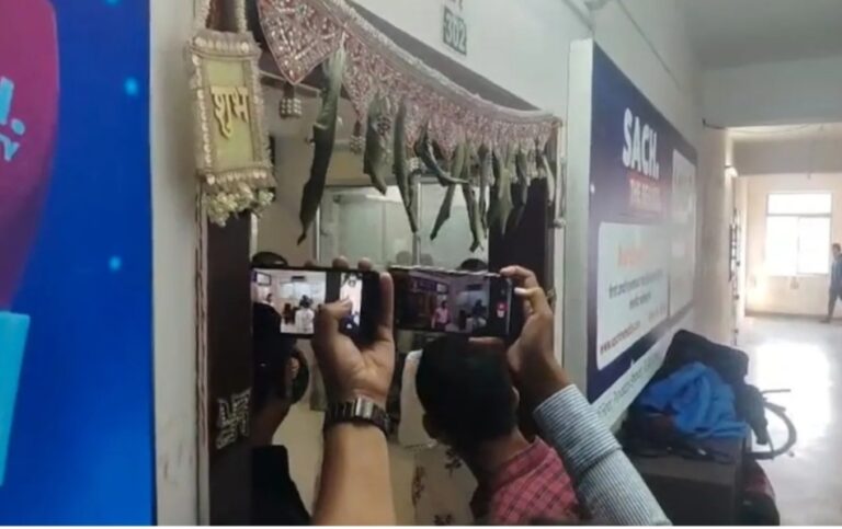 मुझे माफ करना सब,महिला एंकर ने न्यूज चैनल के न्यूज रूम में लगा ली फांसी,10 दिन बाद शादी थी,घर में बजनी थी शहनाई