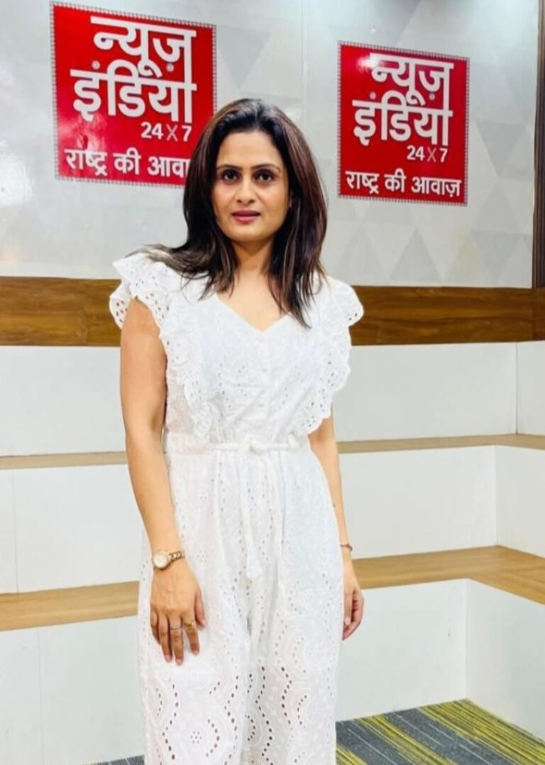 नोएडा से प्रसारित News India चैनल से सीनियर एंकर रचना बंसल ने दिया इस्तीफा