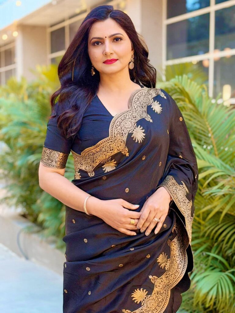 तीखे सवाल और बेबाक अंदाज: एबीपी न्यूज पर एंकर चित्रा त्रिपाठी लेकर आईं नया शो ‘चर्चा विद चित्रा’