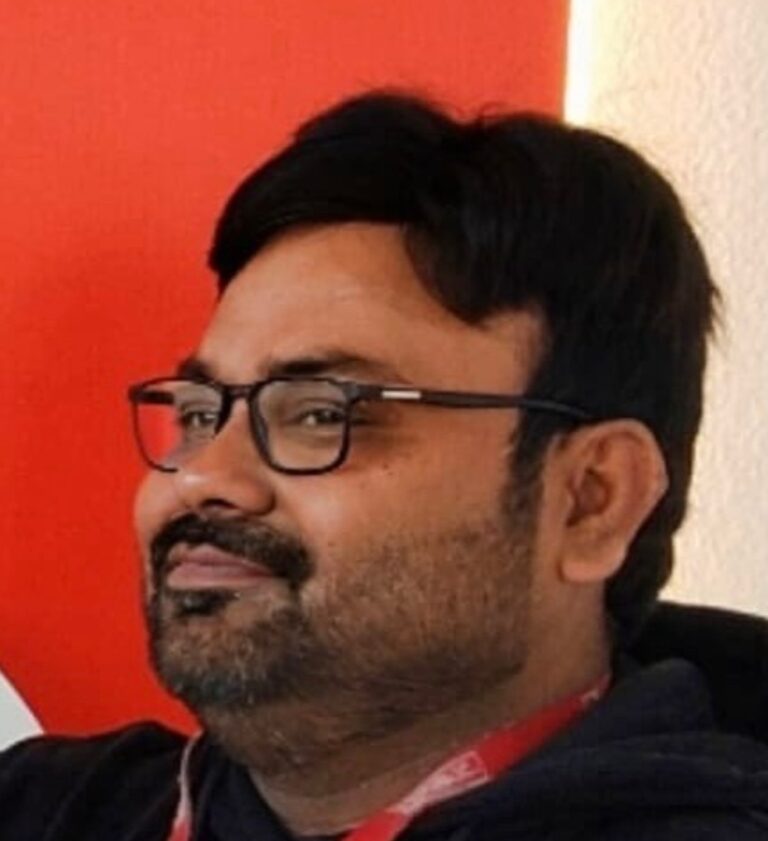 रिपब्लिक भारत को बड़ा झटका: दिग्गज प्रोड्यूसर आलोक झा ने रिपब्लिक भारत न्यूज चैनल से दिया इस्तीफा,अब सुधीर चौधरी के साथ DD News में बुलावा