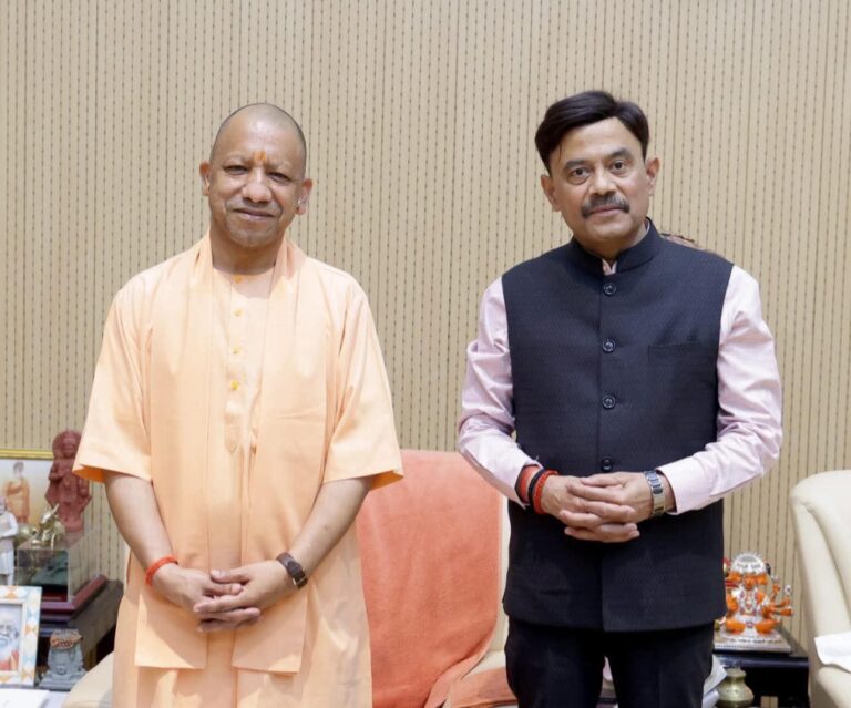 मुख्यमंत्री योगी आदित्यनाथ से ‘राष्ट्रवाणी 24×7’ के चेयरमैन अमिताभ अग्निहोत्री की शिष्टाचार भेंट