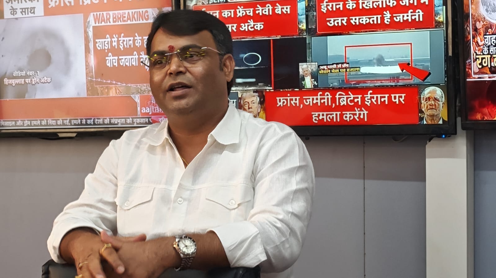 प्राइम न्यूज़ चैनल के ऑफिस में उड़ी गुलाल की फुहार,MD मनीष कुमार पाण्डेय ने टीम के साथ मनाया होली मिलन समारोह