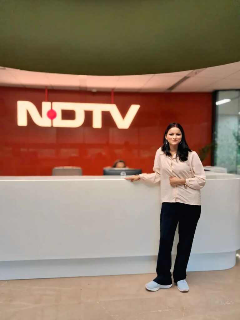 NDTV में अदिति की एंट्री,मल्टीमीडिया जर्नलिस्ट के तौर पर शुरू किया नया सफर