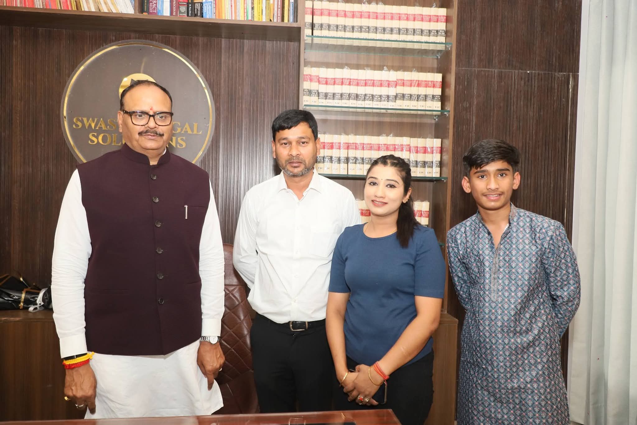 लखनऊ में वरिष्ठ अधिवक्ता स्वीटी पांडे के ‘लॉ ऑफिस’ स्वास्तिक लीगल सॉल्यूशन का हुआ भव्य शुभारंभ
