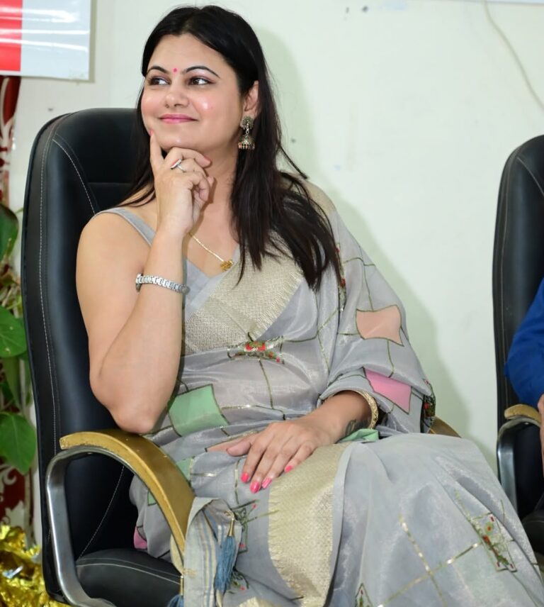 एंकर शिल्पा तोमर की न्यूज इंडिया चैनल में ग्रैंड एंट्री,बड़े चेहरों के इंटरव्यू और अवॉर्ड्स से रही है पहचान