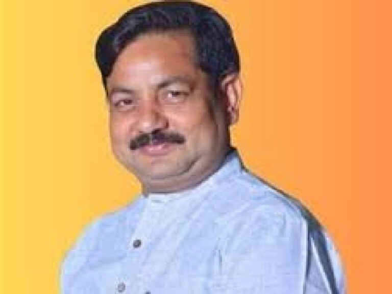 कानपुर प्रेस क्लब के पूर्व अध्यक्ष अवनीश दीक्षित को बड़ा झटका,करोड़ों की कुर्क संपत्ति वापस नहीं मिलेगी