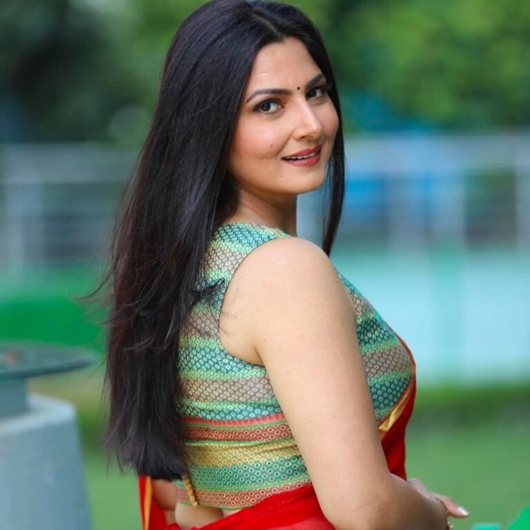 एंकर चित्रा त्रिपाठी ने कन्हैया भेलारी और इस पत्रकार को कानूनी कार्रवाई की दी चेतावनी
