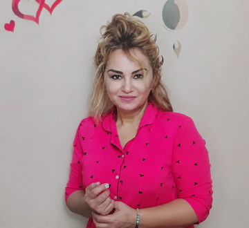 लखनऊ में सेक्स रैकेट चलाने वाली विदेशी लोला पकड़ी गई,50 की उम्र में जवान दिखे,7 बार सर्जरी कराई
